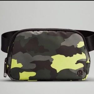 Lululemon Everywhere Belt Bag NWT